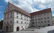 Rathaus mit Marktplatz